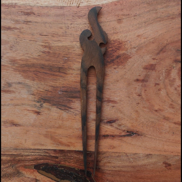 Hairpin - Picture 2 of 3